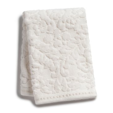 Caro Home Nicolette Snowflake Bath Towel