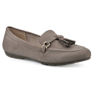 Cliffs by White Mountain Women's Gush Tassel Loafer