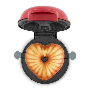 Dash Mini Heart Bundt Cake Maker