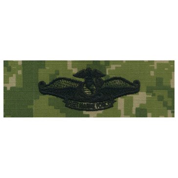 NWU Type-III Green Warfare Badge Fleet Marine Force Chaplain