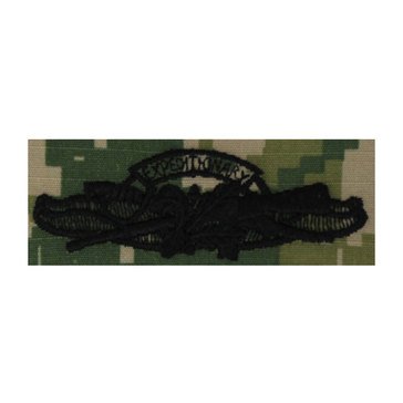 NWU Type-III Green Warfare Badge Expeditionary Supply Officer